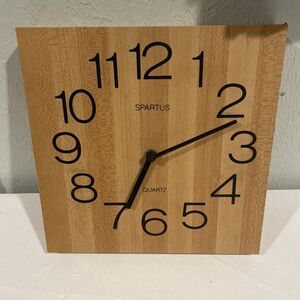SPARTUS Quartz‎ Wall Clock Vtg 9" Square Butcher Block Model 5296 Works